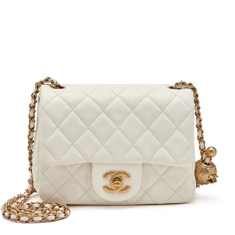 chanel shoulder bag white quilted|Chanel bucket bag 2020.